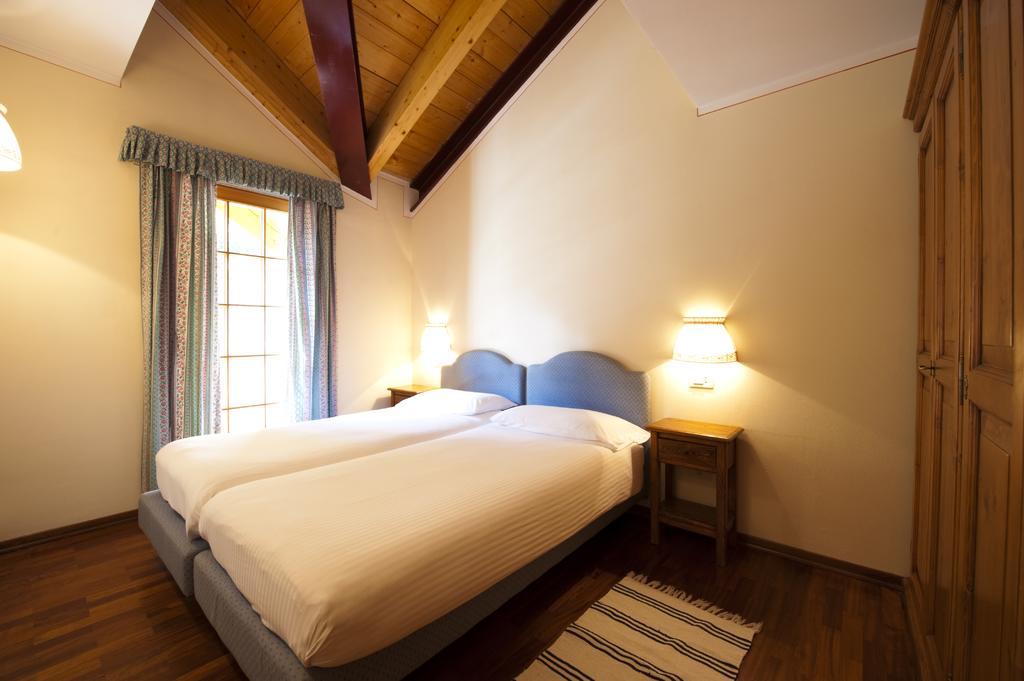 Holidays Dolomiti Apartment Resort Carisolo Quarto foto